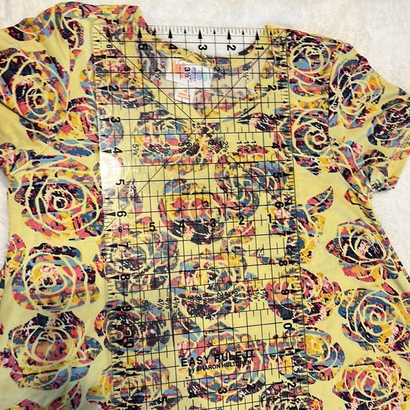 LulaRoe Girls Size 4 T-Shirt Dress - Picture 5 of 6
